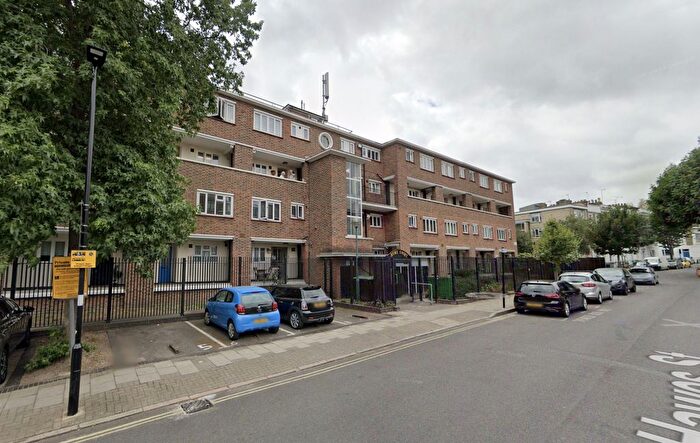 3 Bedroom Flat To Rent In Hawes Street, London, N1