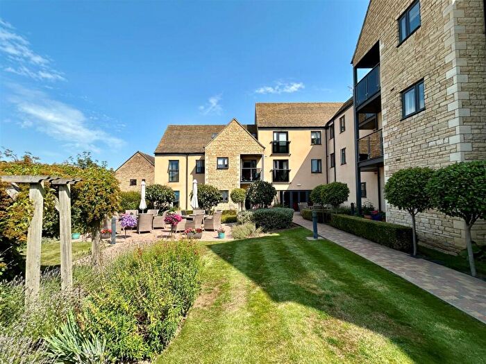 1 Bedroom Flat For Sale In Stukeley Court, Stamford, PE9