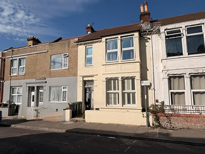 2 Bedroom Flat For Sale In Derby Road, Portsmouth, PO2