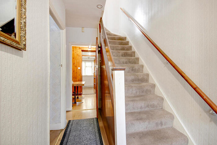 House For Sale In Broadlands Close, Enfield, EN3