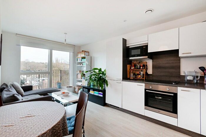 1 Bedroom Flat To Rent In Adenmore Road, London, SE6