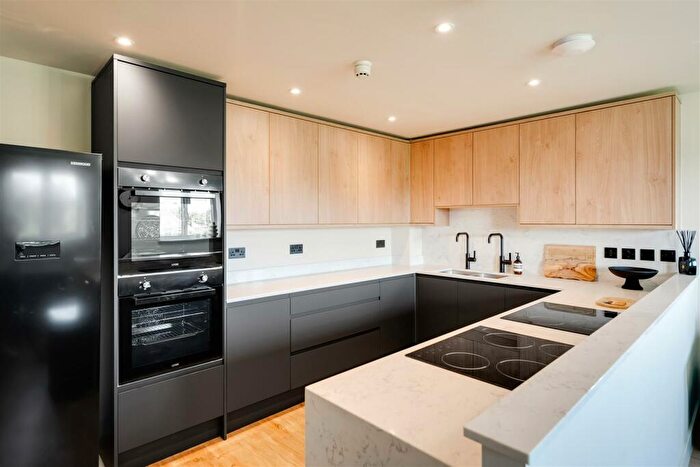 7 Bedroom Flat To Rent In Coniston Road, Bristol, BS34