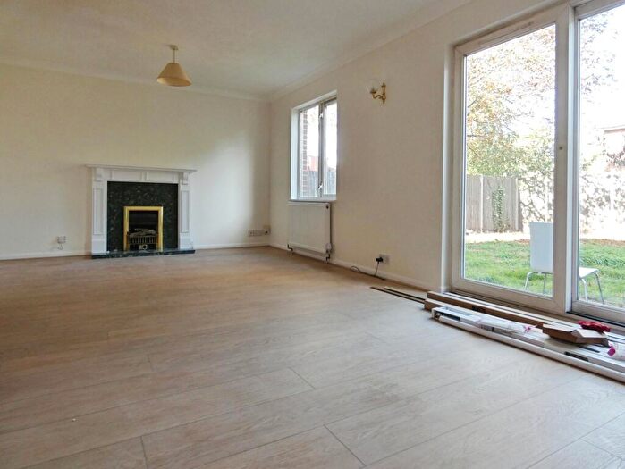 3 Bedroom House To Rent In Caraway Place, Wallington, SM6