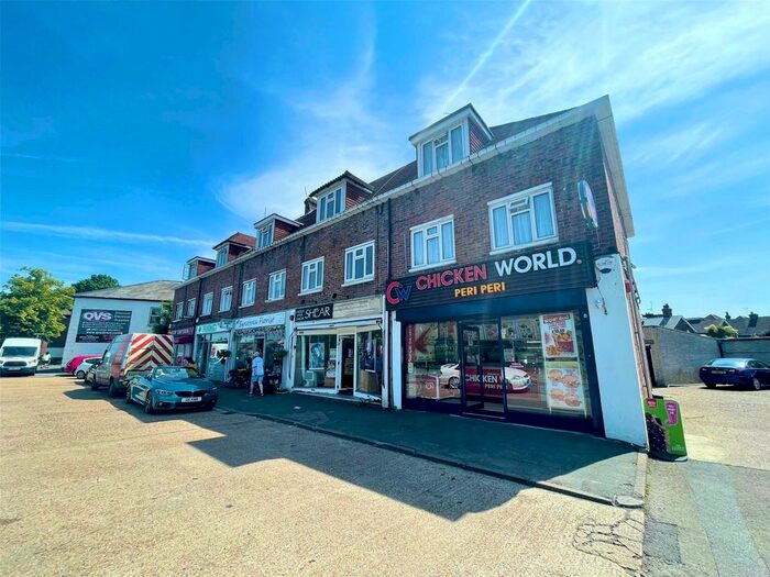 3 Bedroom Flat To Rent In Brighton Road, Horley, Surrey, RH6