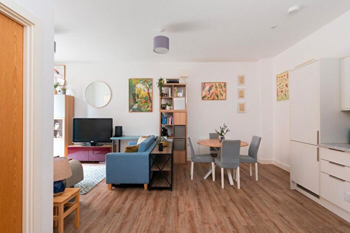 1 Bedroom Flat For Sale In Bullard Close, Stokes Croft, BS6