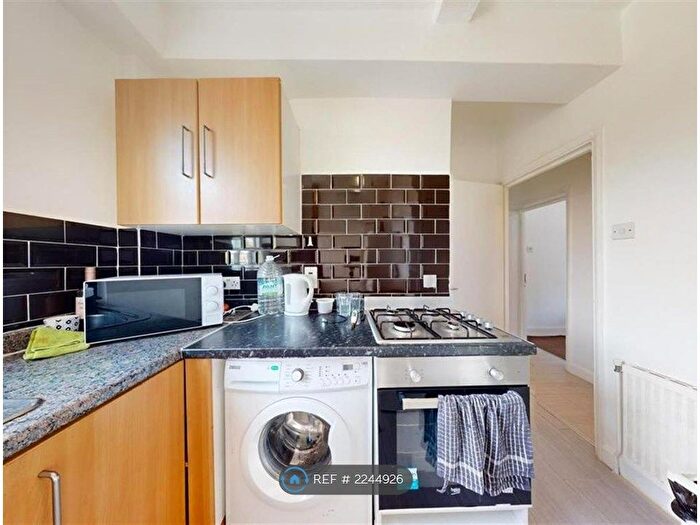 2 Bedroom Flat To Rent In Derby Lodge, London, WC1X