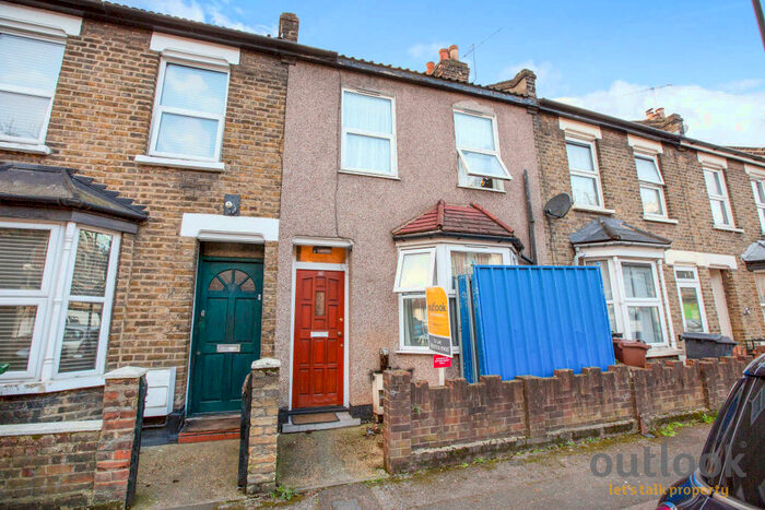 3 Bedroom Terraced House To Rent In Elm Park Road, Leyton, E10