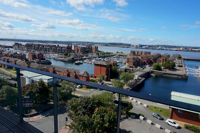 3 Bedroom Flat To Rent In Plaza Boulevard, Liverpool, L8