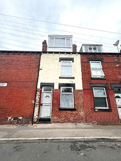 3 Bedroom End Of Terrace House For Sale In Stanley Place, Leeds, LS9