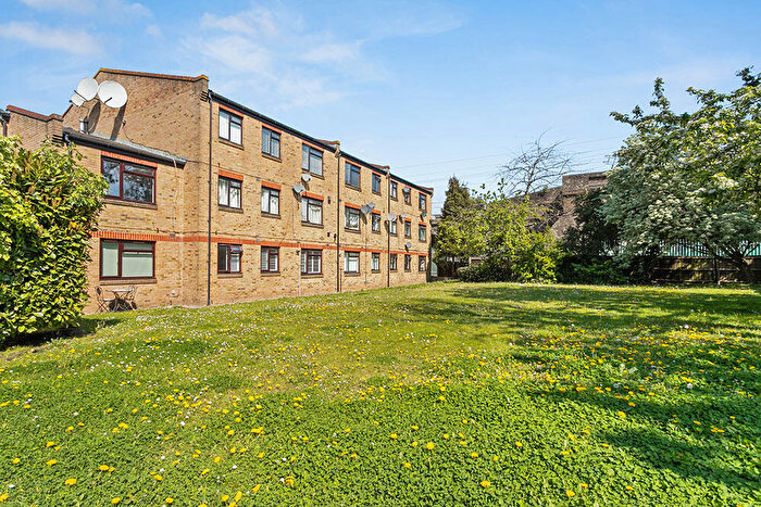 1 Bedroom Flat For Sale In Norman Road, Leytonstone, E11