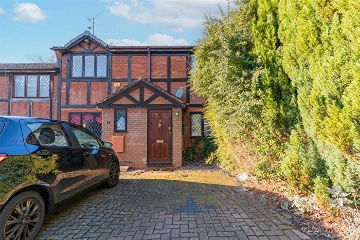 2 Bedroom House To Rent In Park Mews, Birmingham, B29