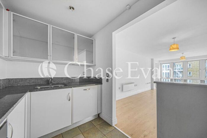 2 Bedroom Flat To Rent In Westferry Road, Docklands, London, E14