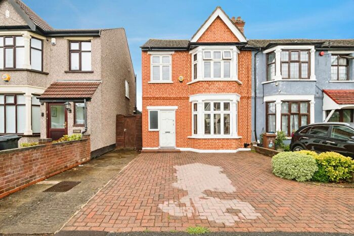 2 Bedroom End Of Terrace House For Sale In Marmion Avenue, London, E4