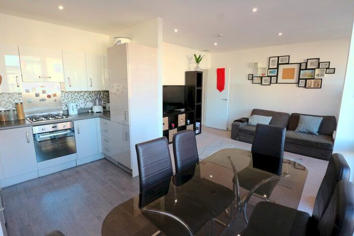 2 Bedroom Flat To Rent In Shrewsbury Road, London, NW10