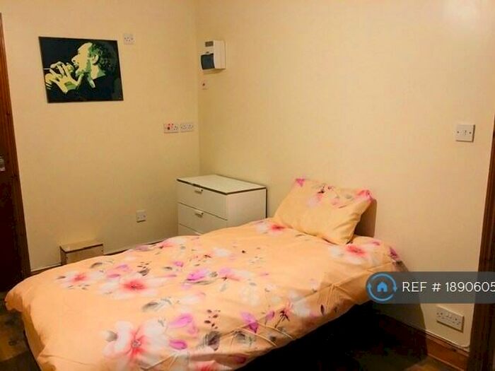 3 Bedroom Flat To Rent In Thorpedale Road, London, N4