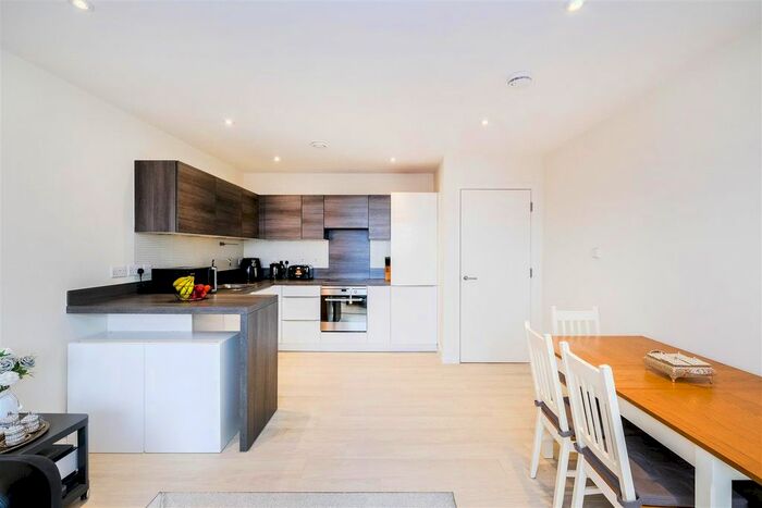 1 Bedroom Flat For Sale In Chaplin House, Hoe Street, Walthamstow, E17