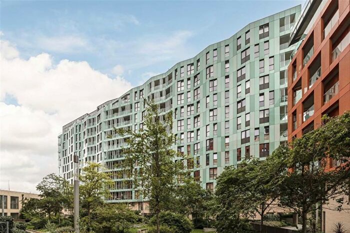 2 Bedroom Flat To Rent In Telegraph Avenue, London, SE10