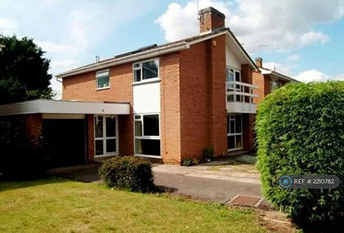 4 Bedroom Detached House To Rent In Godfrey Close, Abingdon, OX14