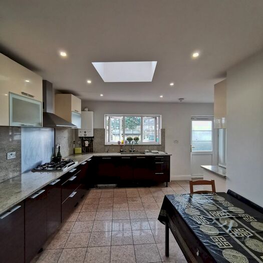 4 Bedroom End Of Terrace House To Rent In Kings Road, Harrow, HA2