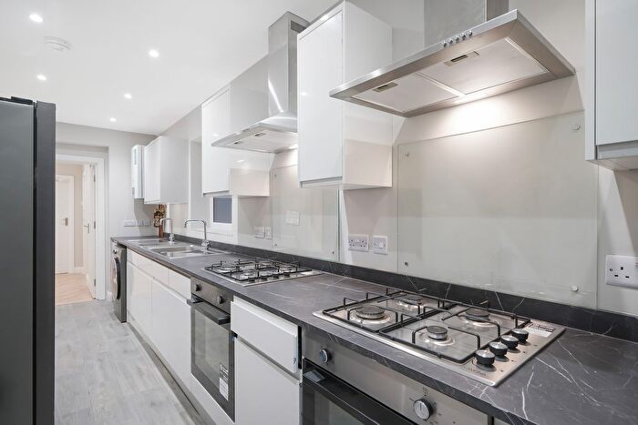 4 Bedroom Semi-Detached House To Rent In The Drive, Hounslow, TW3