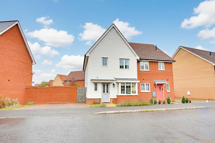 3 Bedroom Semi-Detached House For Sale In Dandelion Crescent, Red Lodge, IP28
