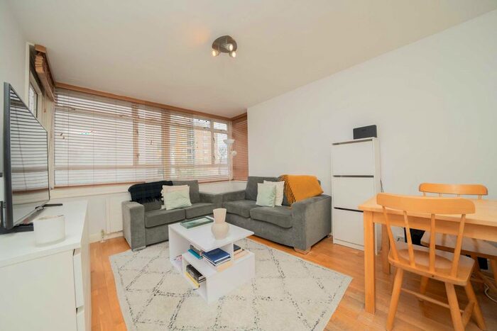1 Bedroom Flat To Rent In Churchill Gardens, London, SW1V