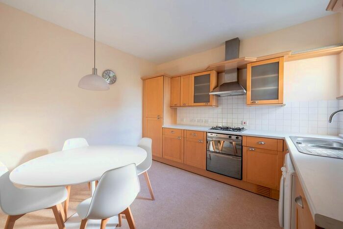 2 Bedroom Maisonette To Rent In Kingston Road, Wimbledon, London, SW19