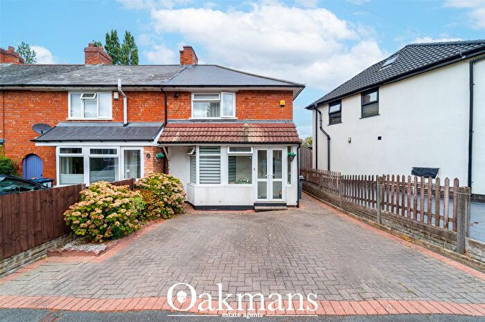 3 Bedroom Semi Detached House For Sale In Greenoak Crescent, Birmingham, West Midlands, B30