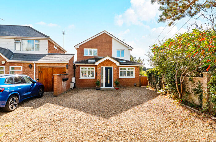 4 Bedroom Detached House For Sale In Dunstable Road, Caddington, Luton, LU1