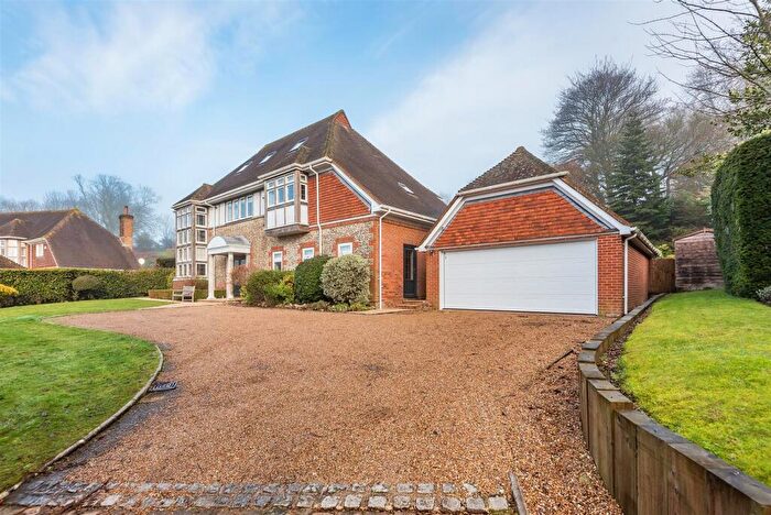 5 Bedroom Detached House To Rent In Highbourne Park, Lenham, Maidstone, ME17