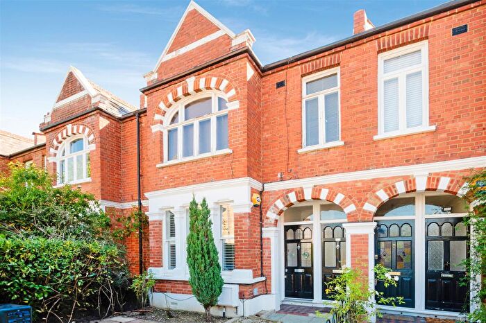 2 Bedroom Flat To Rent In Trinity Road, Wimbledon, SW19