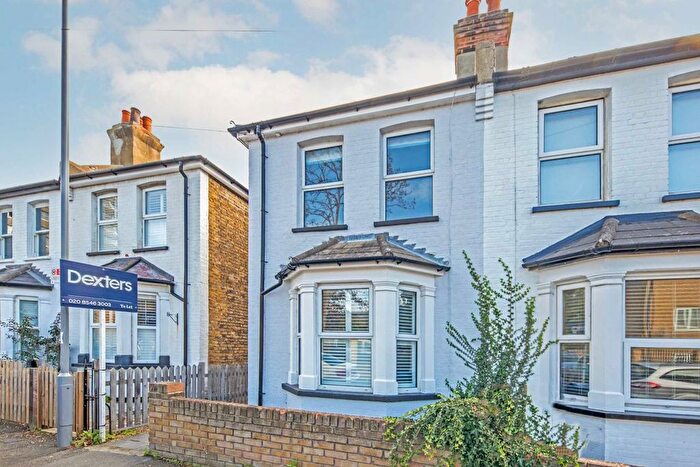 2 Bedroom Property To Rent In Hampden Road, Kingston Upon Thames, KT1