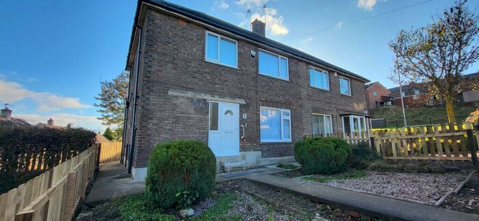 3 Bedroom House To Rent In The Bank, Bradford, BD10