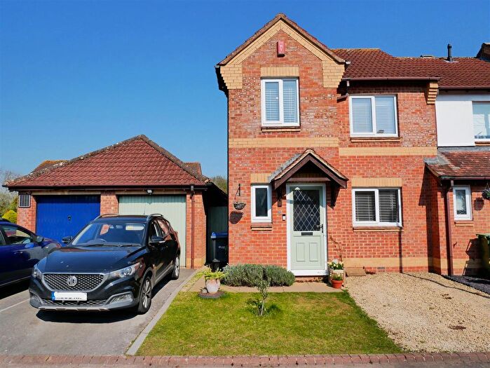3 Bedroom Semi Detached House For Sale In Water Mint Way, Calne, SN11