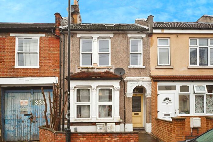 1 Bedroom Flat For Sale In Somers Road, London, E17