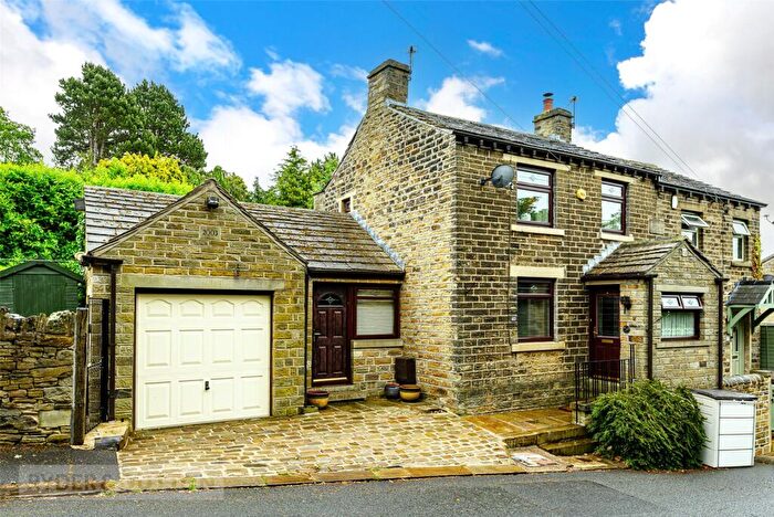 2 Bedroom Semi-Detached House For Sale In Slant Gate, Kirkburton, Huddersfield, West Yorkshire, HD8