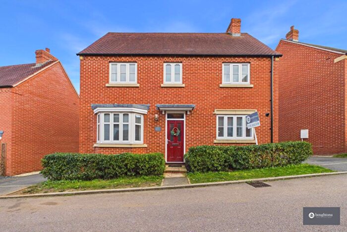 4 Bedroom Detached House For Sale In Squirrel Close, Brackley, NN13