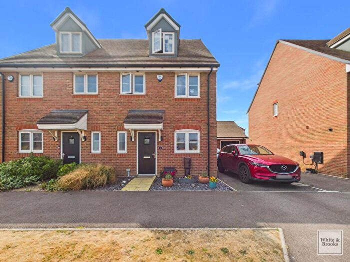 4 Bedroom Semi-Detached House For Sale In Western Road, Chichester, PO20