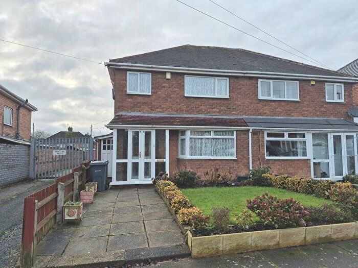 3 Bedroom Semi Detached House For Sale In Amblecote Avenue, Great Barr, Birmingham, B44
