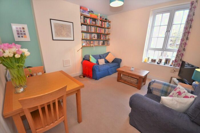 2 Bedroom Flat To Rent In East Dulwich Estate, London, SE22