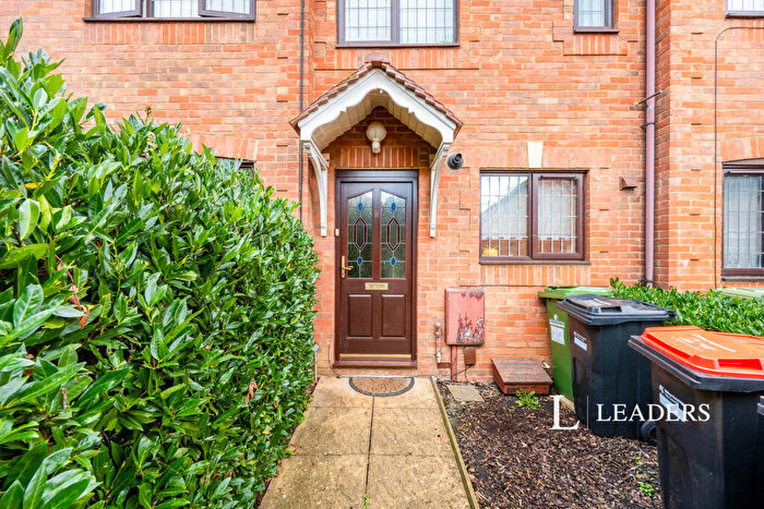 2 Bedroom House To Rent In Darby Close, Shenley Lodge, Milton Keynes, MK5