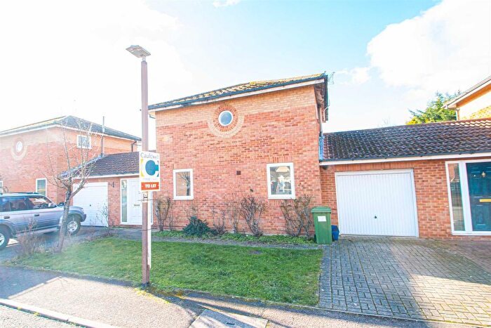 3 Bedroom Semi-detached House To Rent In Bates Close, Willen, MK15
