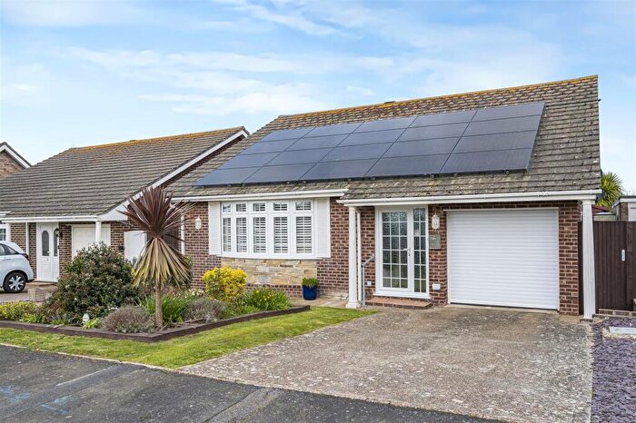 3 Bedroom Detached Bungalow For Sale In Beacon Drive, Seaford, BN25