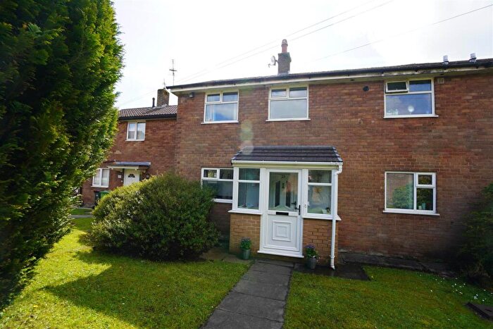 3 Bedroom Town House For Sale In Cherry Tree Way, Horwich, Bolton, BL6