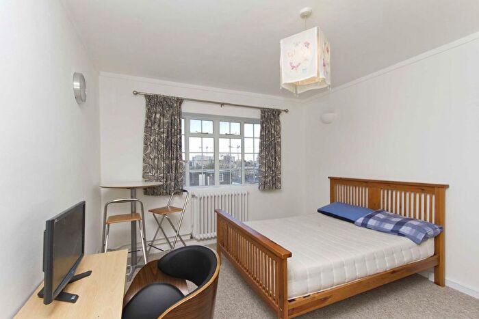 Studio To Rent In Woburn Place, Bloomsbury, WC1H