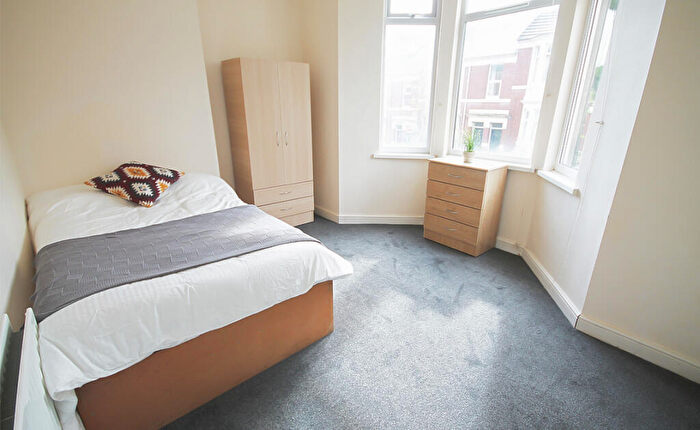 3 Bedroom Flat To Rent In Greystoke Avenue, Newcastle Upon Tyne, NE2