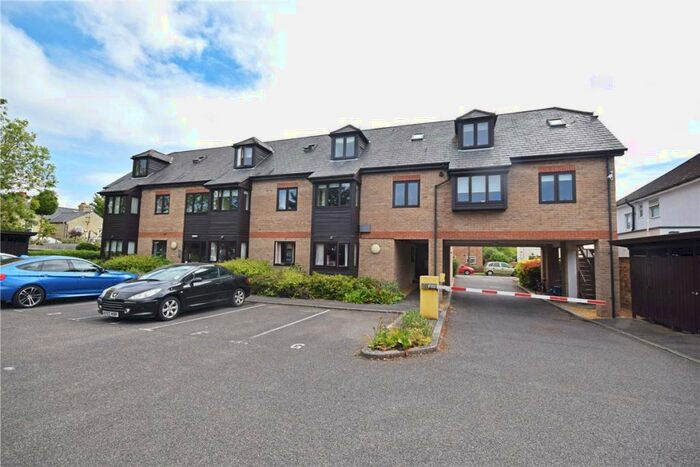 2 Bedroom Apartment To Rent In Queens Court, St. Margaret's Square, Cambridge, CB1