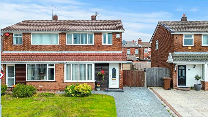 3 Bedroom Semi-Detached House For Sale In Tenbury Drive, Ashton-In-Makerfield, WN4