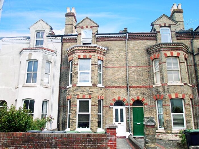 2 Bedroom Property To Rent In Linden Grove, Gosport, PO12