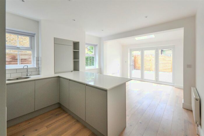 2 Bedroom Flat To Rent In Milner Road, London, SW19